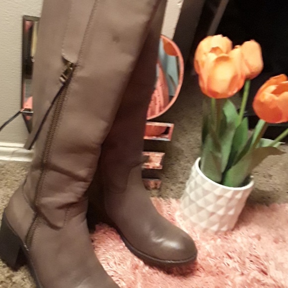 Boots - Picture 2 of 2